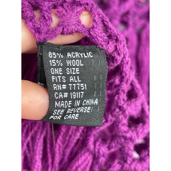 Vintage y2k Betsey Johnson
Purple Triangle Knit / Crochet Scarf / Shawl - Picture 5 of 6